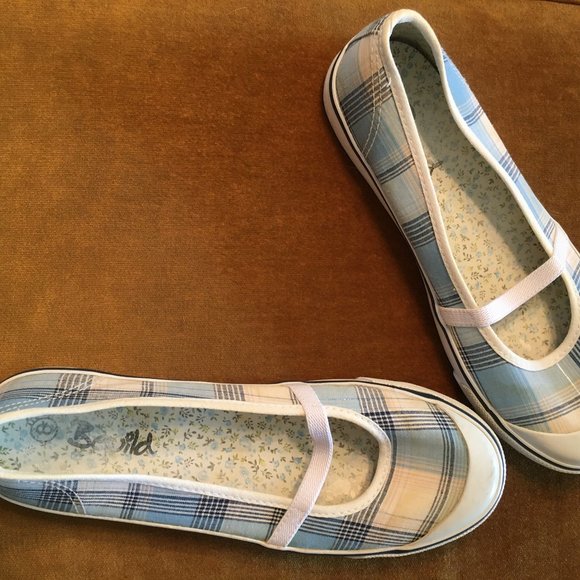 Sneakers, size 8 - Picture 2 of 2